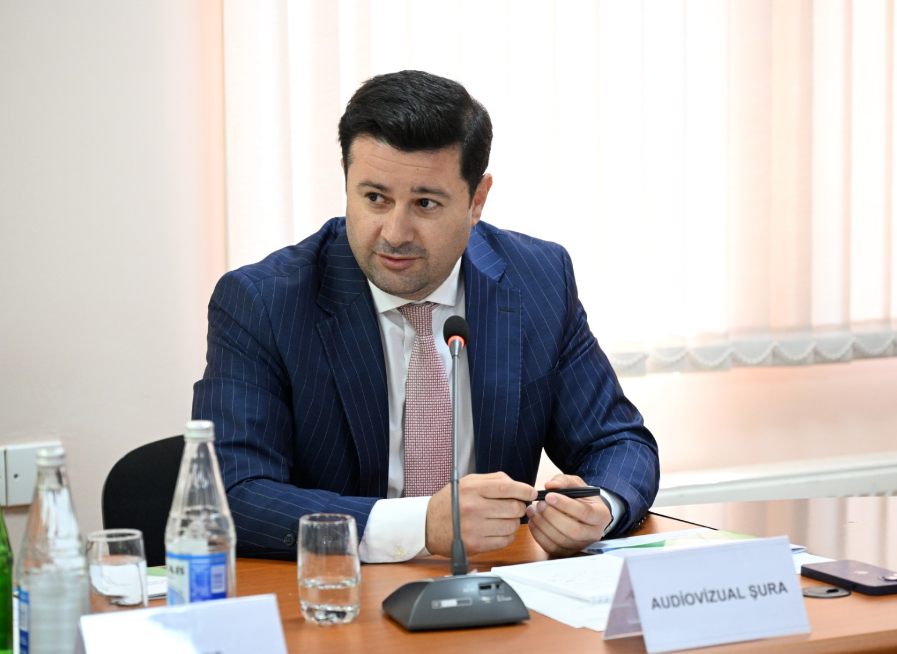 “Audiovizual media: Normalar, reallıqlar və çağırışlar” mövzusunda dəyirmi masa keçirildi - FOTOLAR